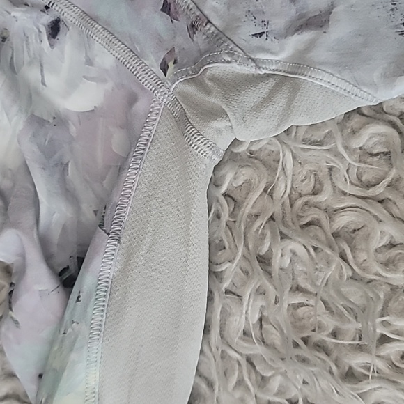 🪼Lululemon Layeres Top in Pastel Shades! - Picture 6 of 8